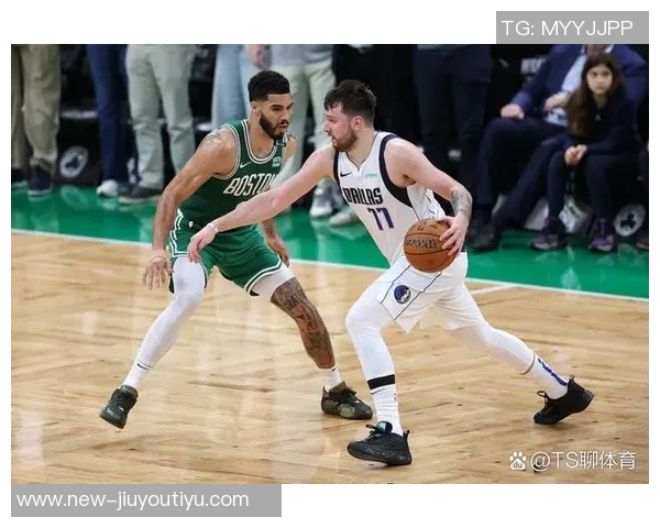 东契奇赛季前两场狂砍92分历史第四高超越乔丹仅次于大帅和浓眉 东契奇赛季前两场狂砍92分历史第四高超越乔丹仅次于大帅和浓眉