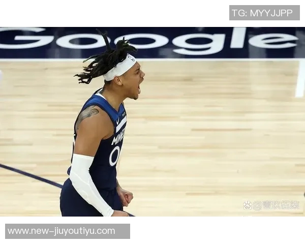 小香农替补出战17分钟狂砍18分全场7投全中展现超强实力