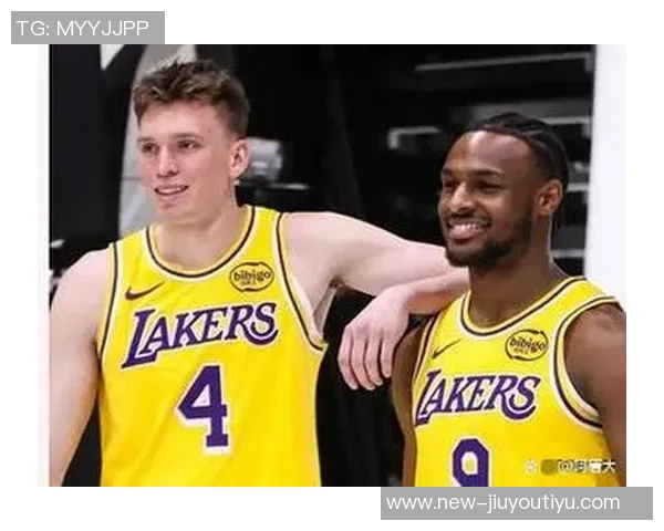 34号秀对位浓眉表现出色7中7砍下14分10板正负值高达24 34号秀对位浓眉表现出色7中7砍下14分10板正负值高达24