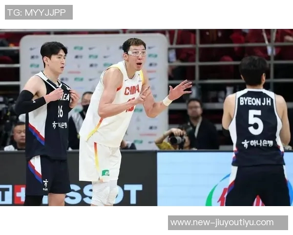 媒体人分析周琦低位威胁性建议教练组调整战术以充分发挥其优势 媒体人分析周琦低位威胁性建议教练组调整战术以充分发挥其优势